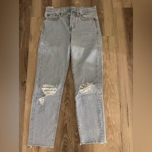 Levi’s 25S mom jeans button fly